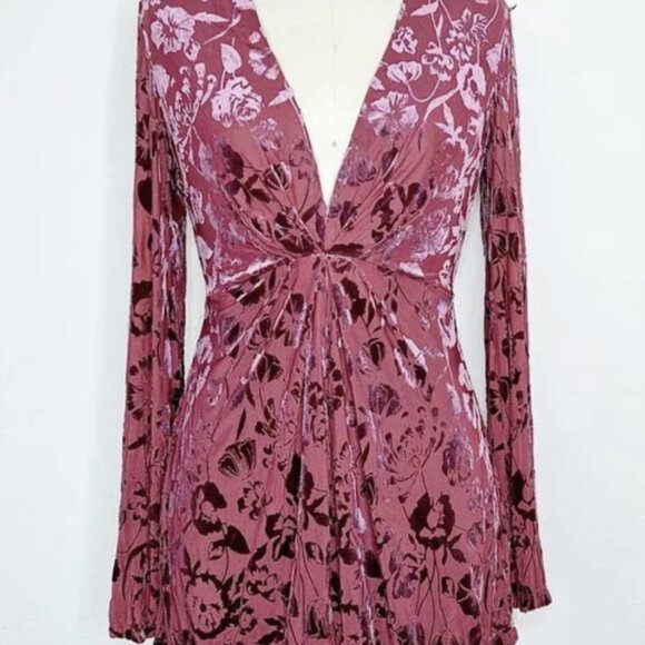 Red Velvet Burnout Romper with Long Sleeves, Jumpsuit with Shorts Women's size S - Picture 2 of 11